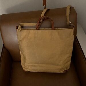 UASHMAMA  - Classic Tan Messenger Bag